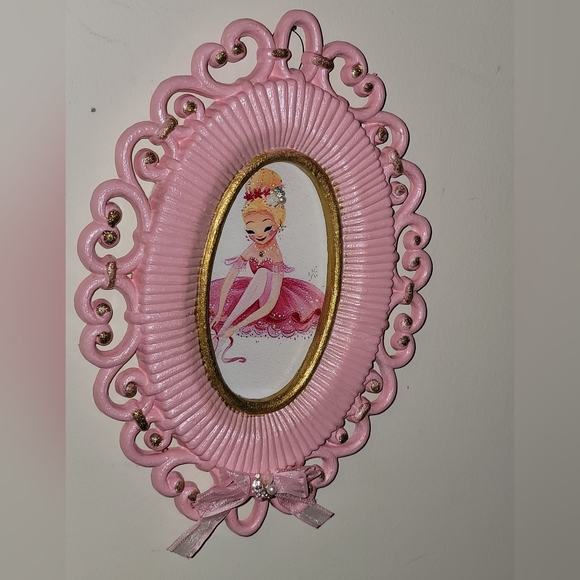 Upcycled 3d framed art with ballerina - Picture 11 of 11